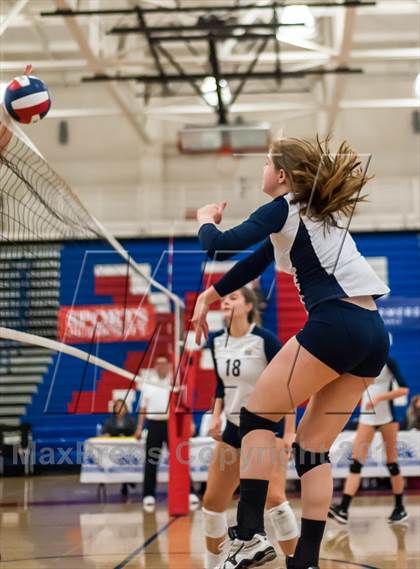 Thumbnail 3 in Menlo vs. Soquel (CIF CCS D4 Final) photogallery.