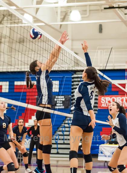 Thumbnail 2 in Menlo vs. Soquel (CIF CCS D4 Final) photogallery.