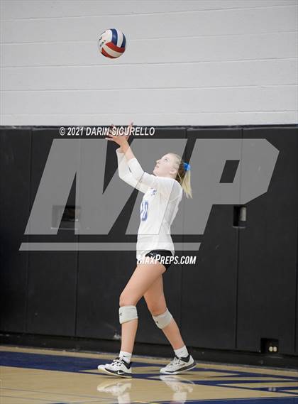 Thumbnail 2 in Mesquite vs  Mica Mountain (AIA 4A Conference Play-In) photogallery.