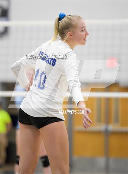 Thumbnail 2 in Mesquite vs  Mica Mountain (AIA 4A Conference Play-In) photogallery.