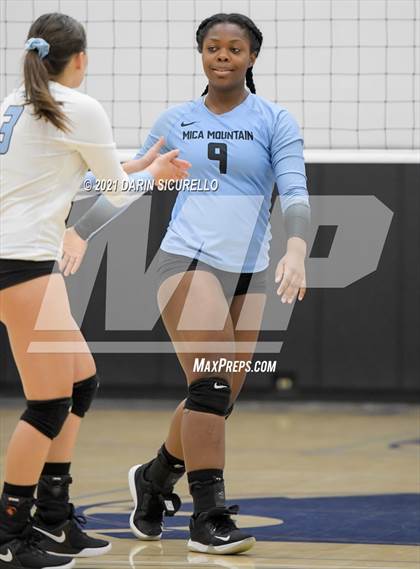 Thumbnail 2 in Mesquite vs  Mica Mountain (AIA 4A Conference Play-In) photogallery.