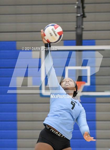 Thumbnail 2 in Mesquite vs  Mica Mountain (AIA 4A Conference Play-In) photogallery.
