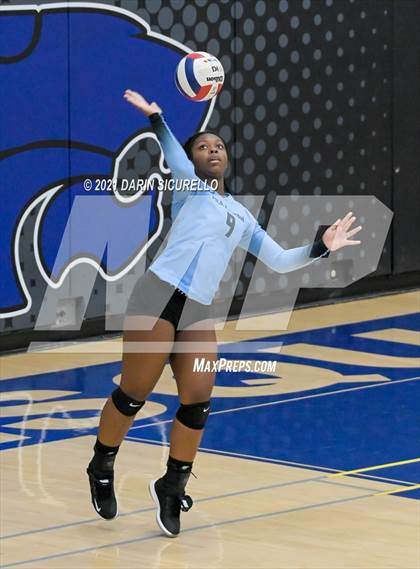 Thumbnail 2 in Mesquite vs  Mica Mountain (AIA 4A Conference Play-In) photogallery.