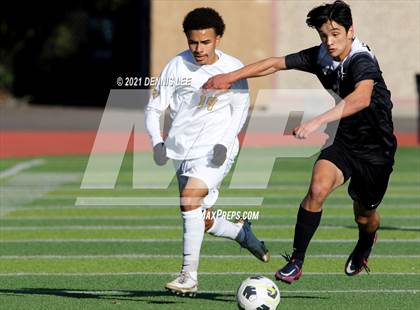 Thumbnail 1 in Archbishop Mitty vs. Bishop O'Dowd (De La Salle Showcase) photogallery.