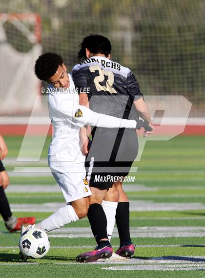 Thumbnail 3 in Archbishop Mitty vs. Bishop O'Dowd (De La Salle Showcase) photogallery.