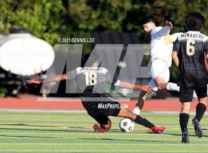 Thumbnail 2 in Archbishop Mitty vs. Bishop O'Dowd (De La Salle Showcase) photogallery.