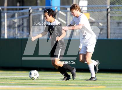 Thumbnail 3 in Archbishop Mitty vs. Bishop O'Dowd (De La Salle Showcase) photogallery.