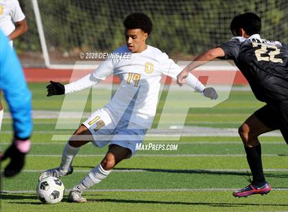 Thumbnail 2 in Archbishop Mitty vs. Bishop O'Dowd (De La Salle Showcase) photogallery.