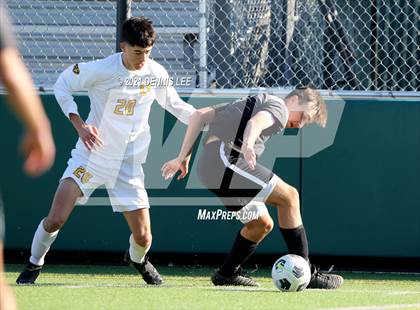 Thumbnail 2 in Archbishop Mitty vs. Bishop O'Dowd (De La Salle Showcase) photogallery.