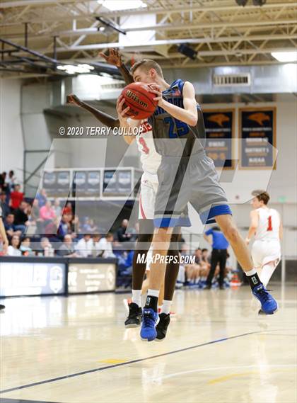Thumbnail 2 in Carbon vs. Judge Memorial (UHSAA 3A 2nd Round Playoff) photogallery.