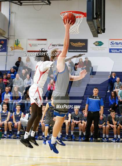 Thumbnail 2 in Carbon vs. Judge Memorial (UHSAA 3A 2nd Round Playoff) photogallery.