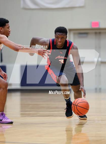 Thumbnail 3 in Pearce vs. Allen (McDonald's Texas Invitational) photogallery.