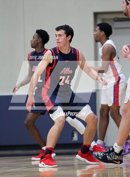 Thumbnail 3 in Pearce vs. Allen (McDonald's Texas Invitational) photogallery.