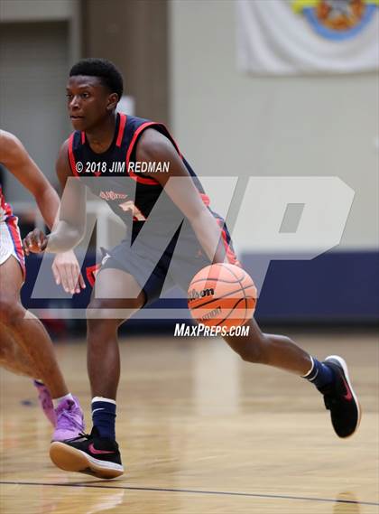 Thumbnail 1 in Pearce vs. Allen (McDonald's Texas Invitational) photogallery.