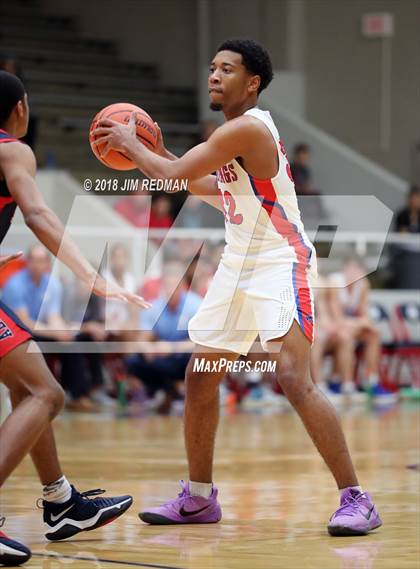 Thumbnail 3 in Pearce vs. Allen (McDonald's Texas Invitational) photogallery.