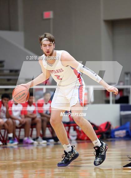 Thumbnail 3 in Pearce vs. Allen (McDonald's Texas Invitational) photogallery.