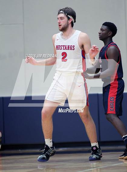 Thumbnail 3 in Pearce vs. Allen (McDonald's Texas Invitational) photogallery.