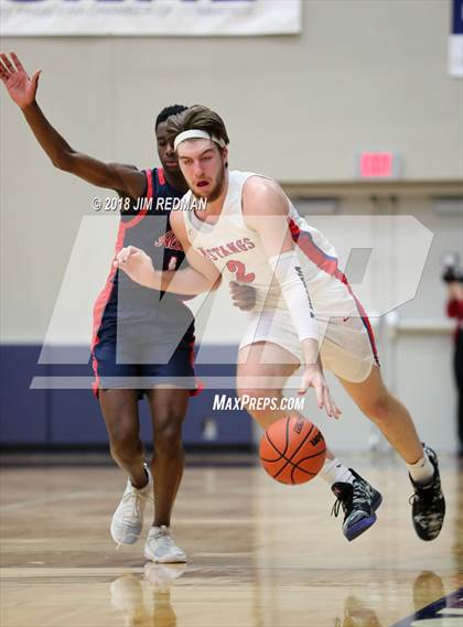 Thumbnail 2 in Pearce vs. Allen (McDonald's Texas Invitational) photogallery.