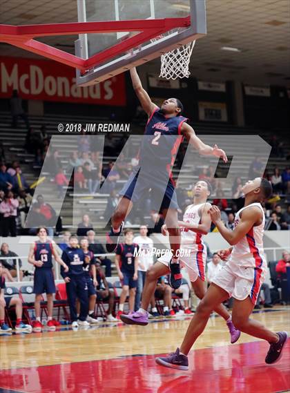 Thumbnail 2 in Pearce vs. Allen (McDonald's Texas Invitational) photogallery.