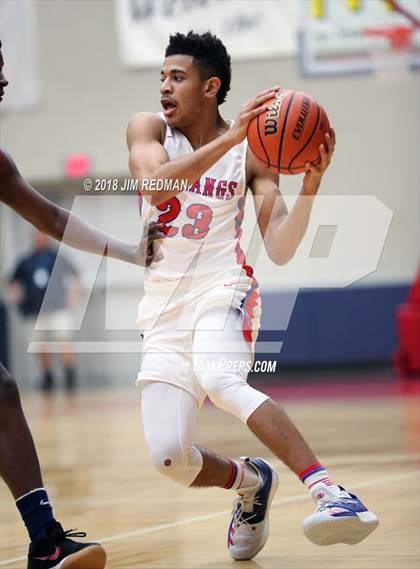 Thumbnail 2 in Pearce vs. Allen (McDonald's Texas Invitational) photogallery.