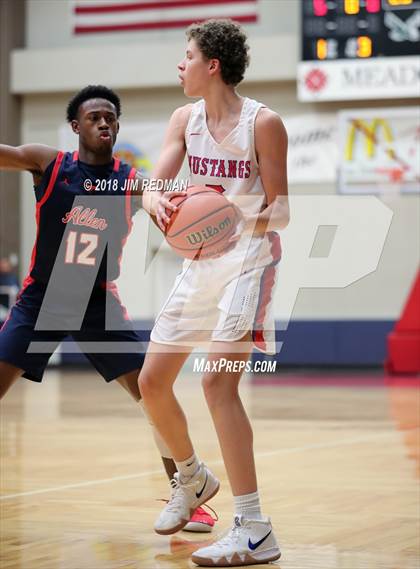 Thumbnail 3 in Pearce vs. Allen (McDonald's Texas Invitational) photogallery.