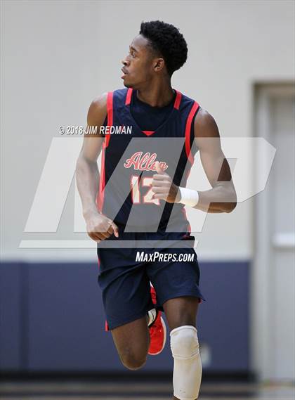 Thumbnail 3 in Pearce vs. Allen (McDonald's Texas Invitational) photogallery.