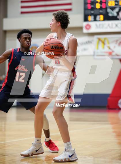 Thumbnail 1 in Pearce vs. Allen (McDonald's Texas Invitational) photogallery.