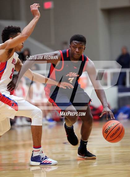 Thumbnail 1 in Pearce vs. Allen (McDonald's Texas Invitational) photogallery.