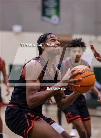 Thumbnail 1 in Central vs. Justin Garza photogallery.