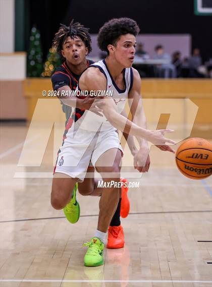 Thumbnail 2 in Central vs. Justin Garza photogallery.