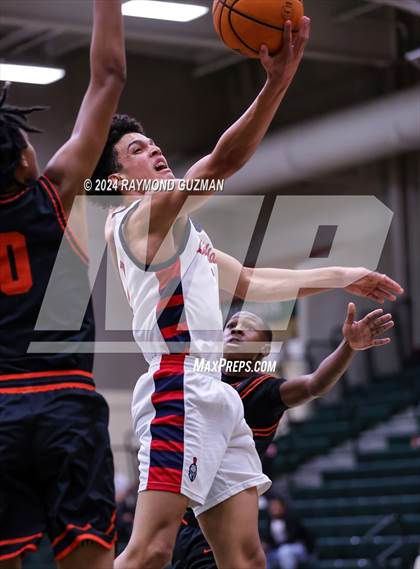 Thumbnail 1 in Central vs. Justin Garza photogallery.