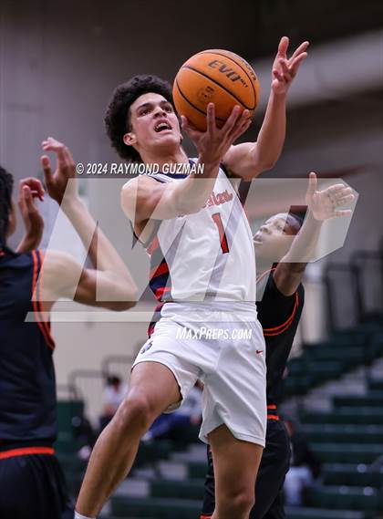Thumbnail 3 in Central vs. Justin Garza photogallery.
