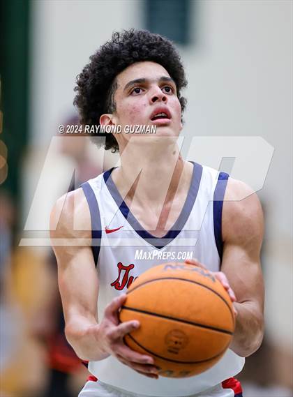 Thumbnail 2 in Central vs. Justin Garza photogallery.