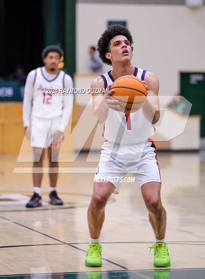 Thumbnail 3 in Central vs. Justin Garza photogallery.