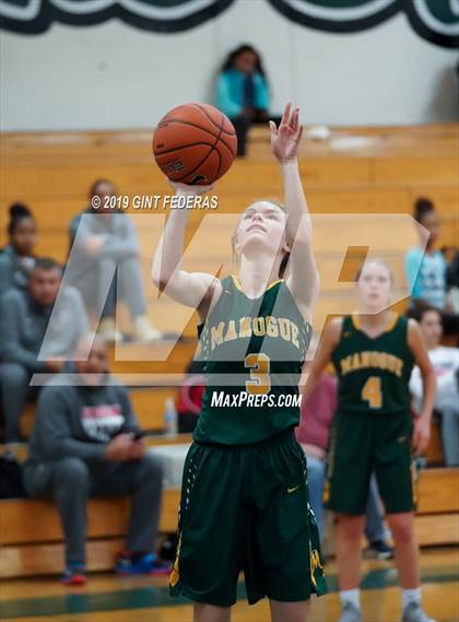 Thumbnail 2 in St. Mary's vs. Bishop Manogue (Elite is Earned New Year Classic) photogallery.