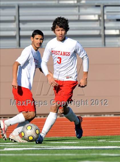 Thumbnail 3 in Highland Park vs Coronado (Lobo Winter Invitational) photogallery.
