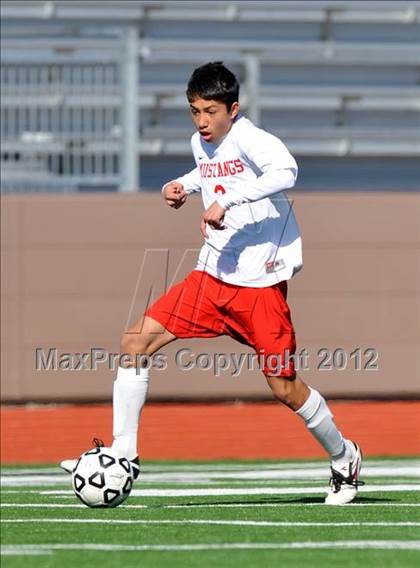 Thumbnail 2 in Highland Park vs Coronado (Lobo Winter Invitational) photogallery.