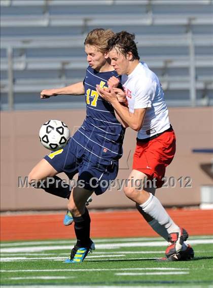 Thumbnail 3 in Highland Park vs Coronado (Lobo Winter Invitational) photogallery.