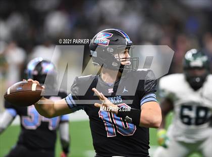 Thumbnail 2 in Zachary vs. Ponchatoula (LHSAA 5A Final) photogallery.