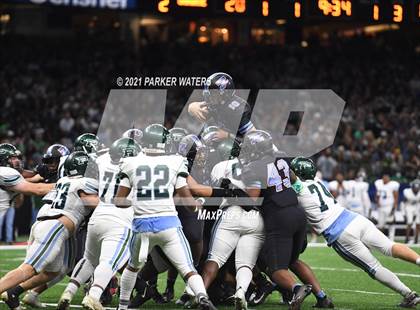 Thumbnail 2 in Zachary vs. Ponchatoula (LHSAA 5A Final) photogallery.