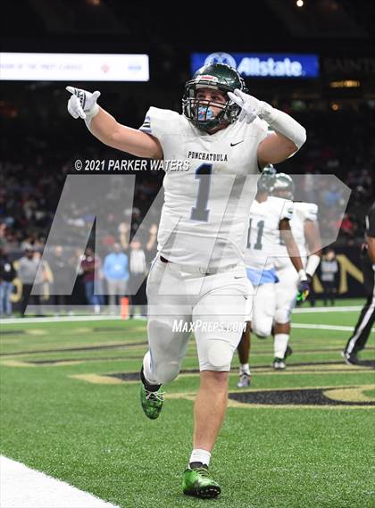 Thumbnail 2 in Zachary vs. Ponchatoula (LHSAA 5A Final) photogallery.