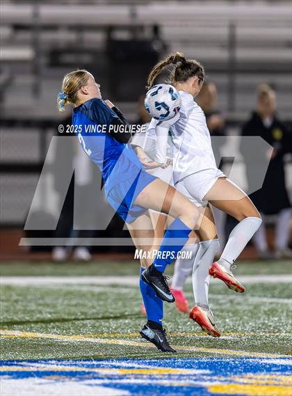 Thumbnail 2 in Richland @ Tahoma (WIAA 4A State Playoffs) photogallery.