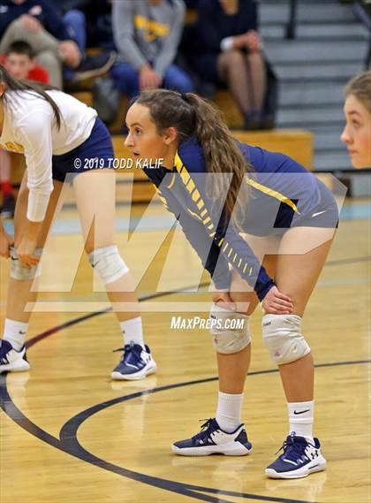 Thumbnail 2 in Avon vs. RHAM (CIAC Class L Semifinal) photogallery.