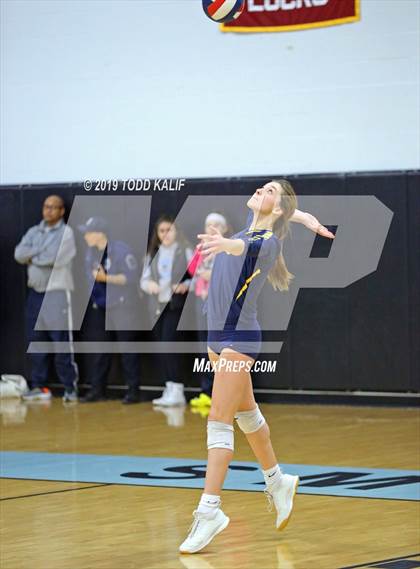 Thumbnail 1 in Avon vs. RHAM (CIAC Class L Semifinal) photogallery.