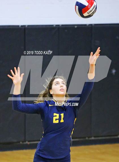 Thumbnail 1 in Avon vs. RHAM (CIAC Class L Semifinal) photogallery.