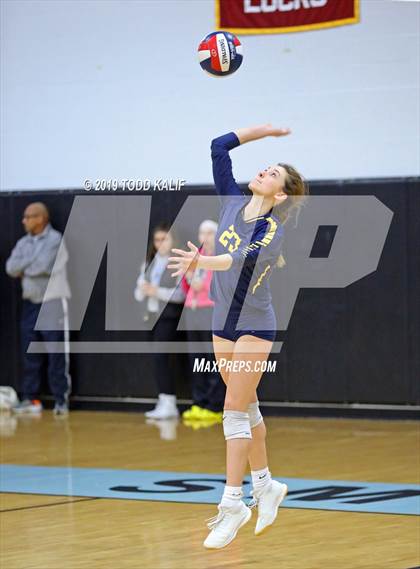 Thumbnail 1 in Avon vs. RHAM (CIAC Class L Semifinal) photogallery.