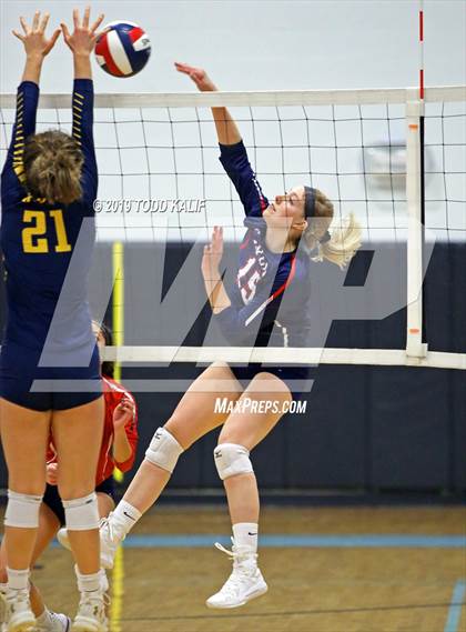 Thumbnail 2 in Avon vs. RHAM (CIAC Class L Semifinal) photogallery.