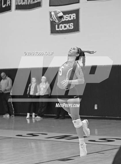 Thumbnail 2 in Avon vs. RHAM (CIAC Class L Semifinal) photogallery.