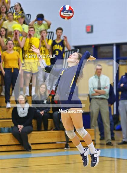 Thumbnail 3 in Avon vs. RHAM (CIAC Class L Semifinal) photogallery.
