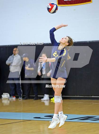 Thumbnail 2 in Avon vs. RHAM (CIAC Class L Semifinal) photogallery.